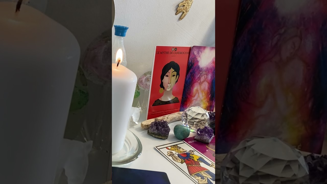 M&ecirc;me si vous vous &ecirc;tes tourn&eacute;s le dos💔, vous allez former un COUPLE SACR&Eacute;❤️&zwj;🔥, c&rsquo;est votre DESTIN&Eacute;E🔮