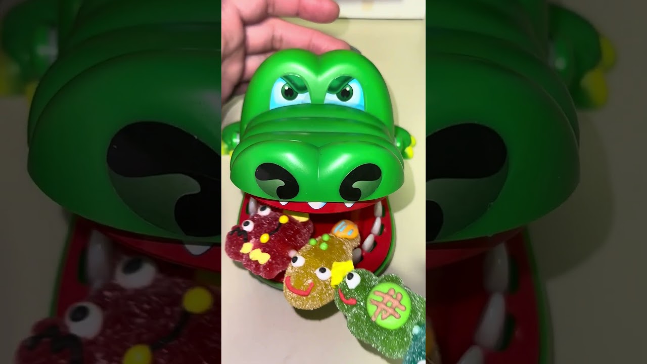 🌈croco loves gummy🌈😍 #trending #asmr #asmrsounds #asmrvideo #shorts #fyp #viral