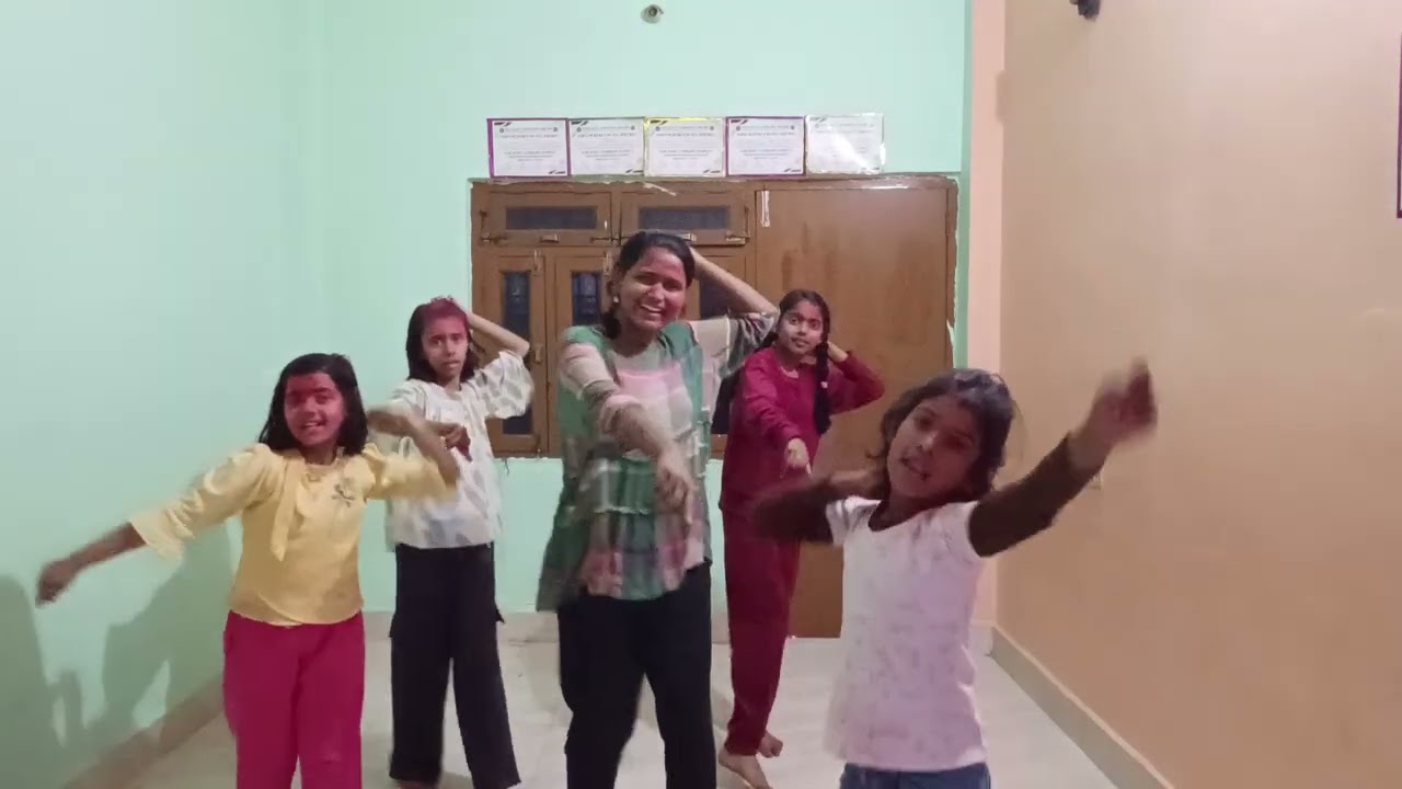 Bindiya chamke churi khanke .. dance songs ..  wedding dance steps ❤️