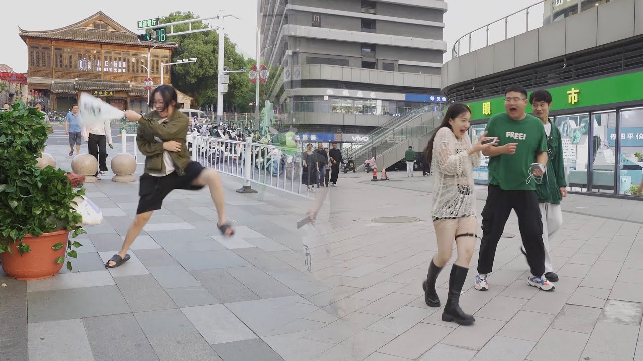 Funny prank collection 22 in China.丨中國搞笑惡作劇合集22.
