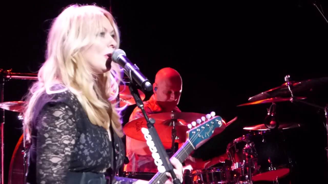 HEART  end of 'Magic Man' + 'What About Love' @ Glasgow Royal Concert Hall  (2-7-16)