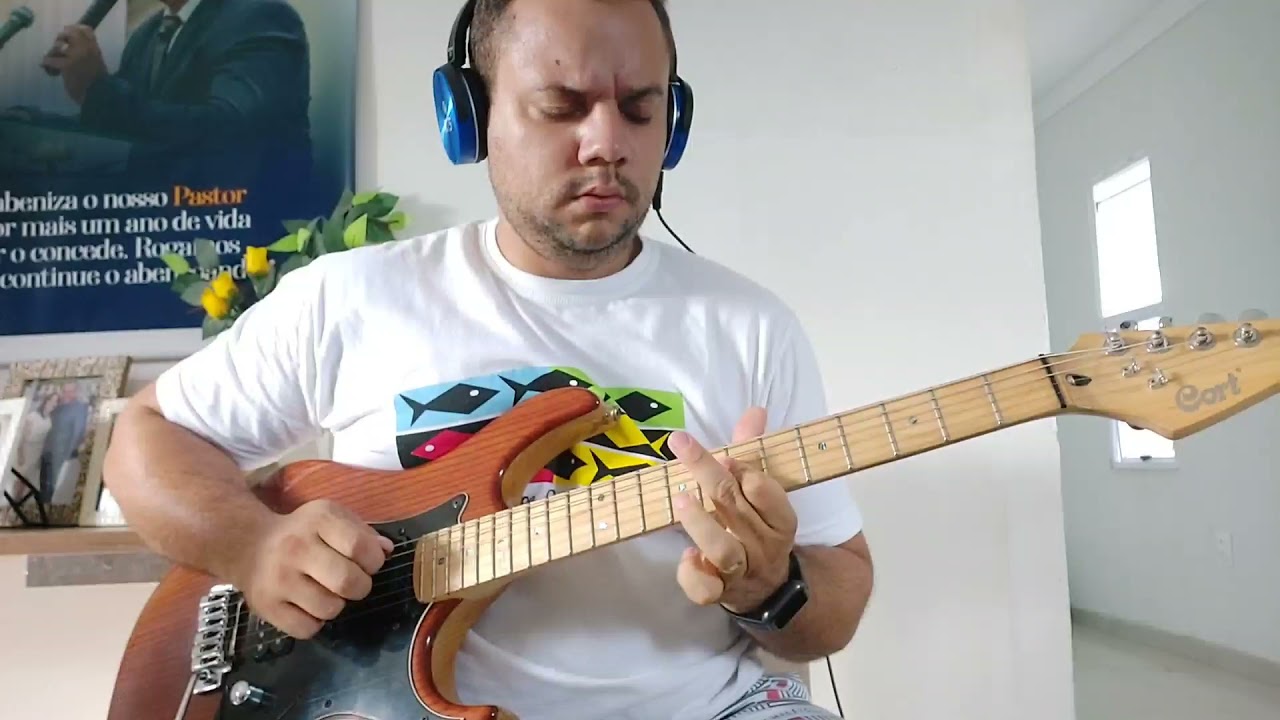 Improviso em R&eacute; Maior. #GuitarCort #GuitarPlayer #GuitarraSolo