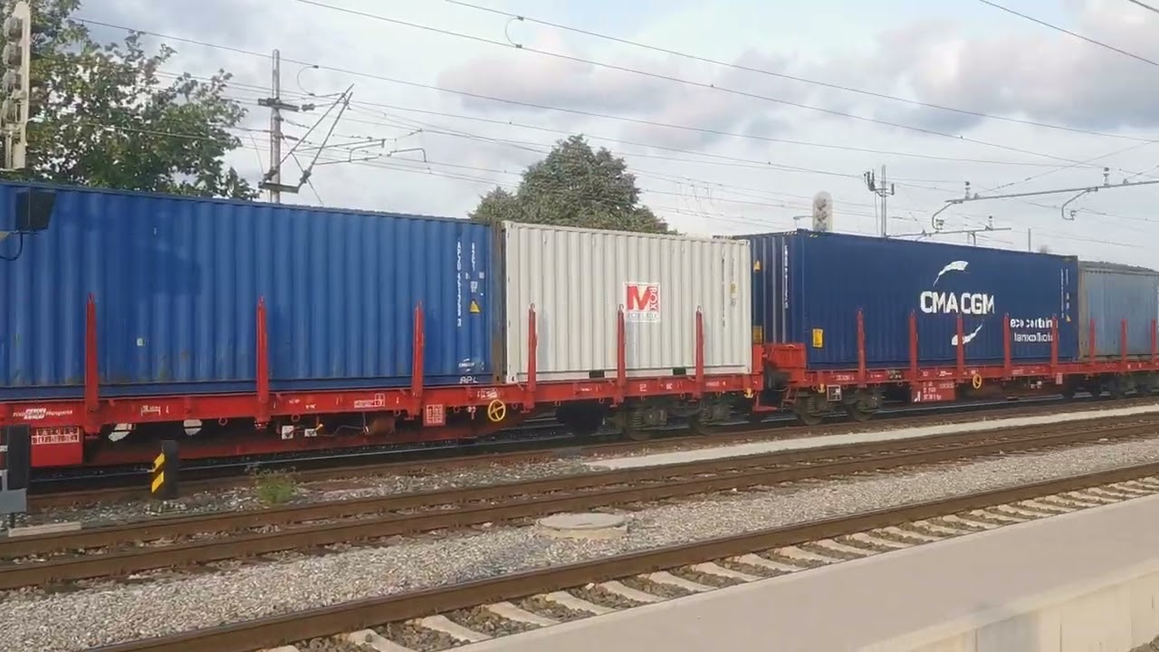 The new Siemens Vectron 193 in service for Hž Cargo Station Ogulin. Croatia. 13.08.2022.