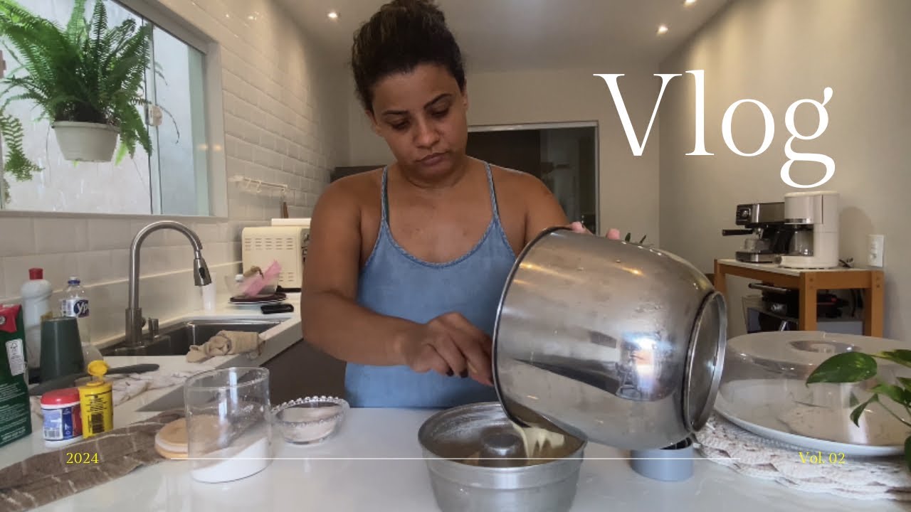VLOG | Um dia comum cuidando da casa, fiz escondidinho, bolo e faxina na geladeira, recebemos visita