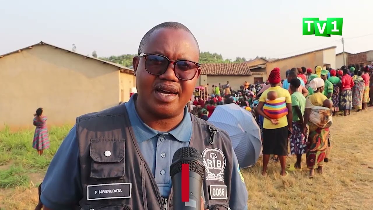 MUHANGA: TV1 YABAKUSANYIRIJE IMPFU Z’ABAGWIRIWE N’IBIROMBE BY’AMABUYE MU MEZI ARINDWI ASHIZE