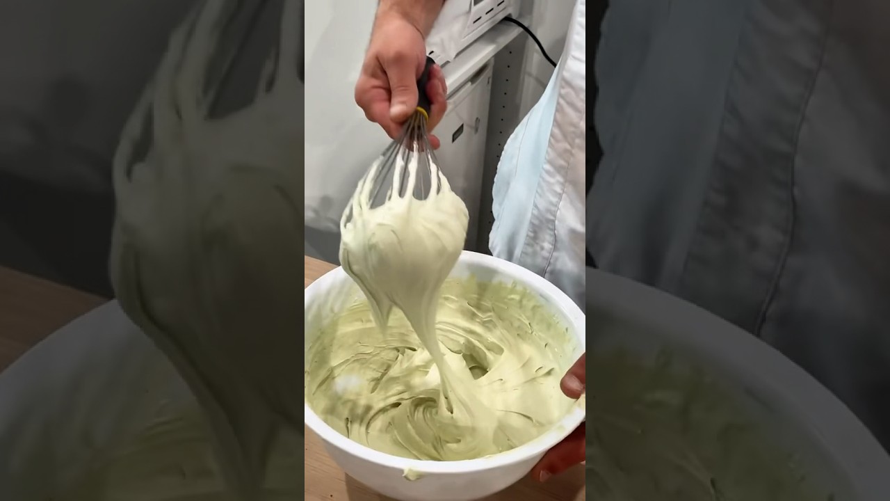pistachio cream 💚 #pistachio #cream #whisk