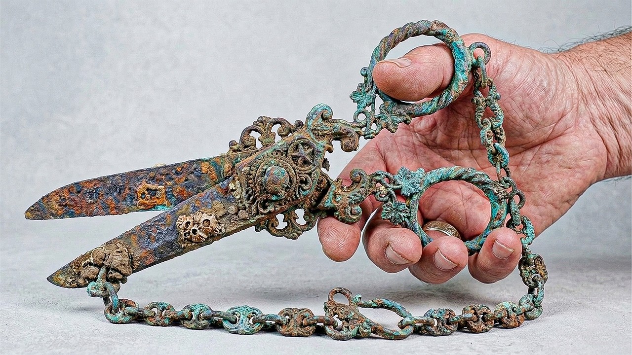 Restoration of Abandoned 1870 Scissors &ndash; Rusty 150-Year-Old Antique Found in a Shipwreck