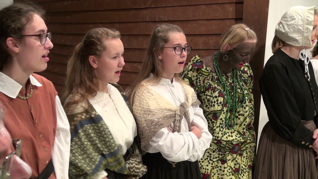 TV-M 24/4-17: Premiere Skatteøen - Unge i Nakskov - Køer på græs - MC Museum åbnede