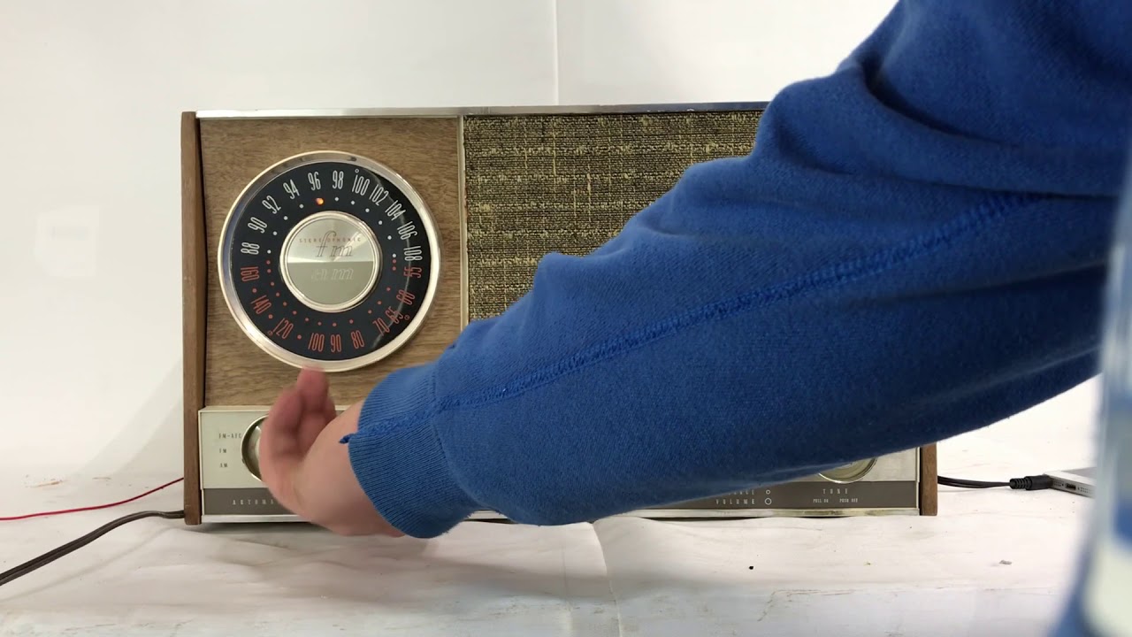 Zenith Radio Model MJ1035