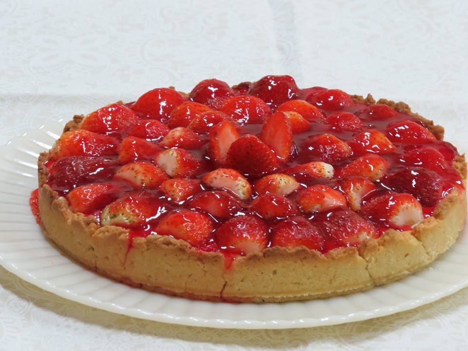 Torta de Morango (Massa Podre) | Amadoras na Cozinha