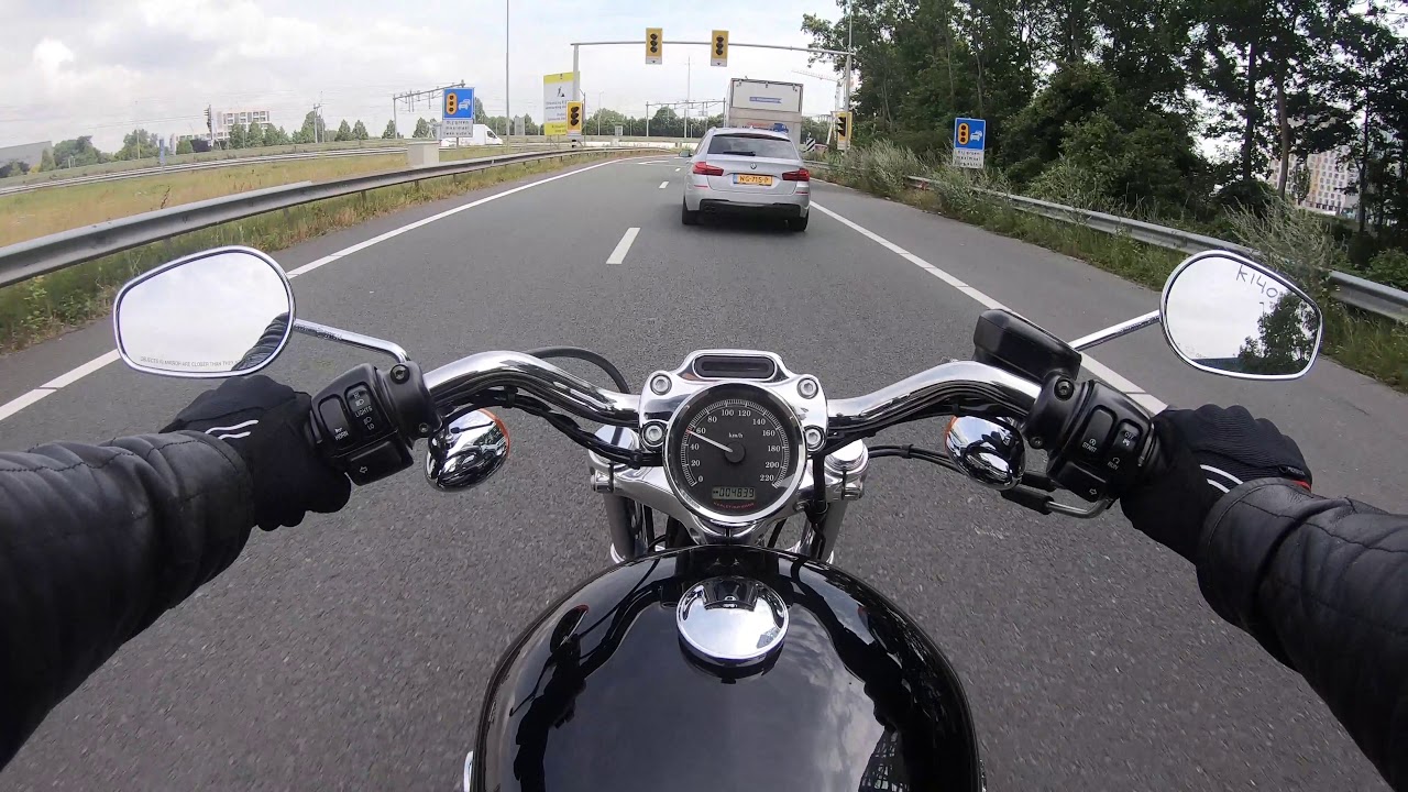 Harley-Davidson Sportster XL1200 Custom 