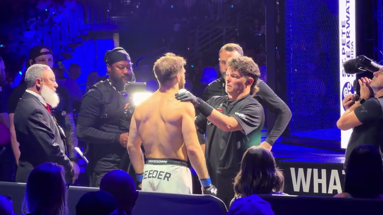 Tracy Reeder walks out to Sweet Caroline at PFL Tampa
