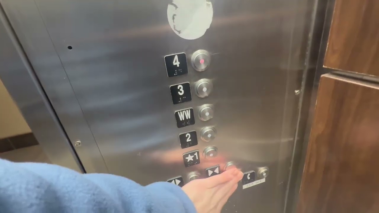 Schindler HT 400A traction elevator at the Easton Town Center Fenlon Square garage in Columbus, OH￼