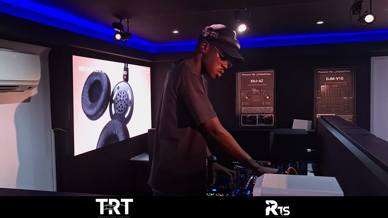 Strictly Groovy Sessions: Soulful Amapiano Live Mix | Titler