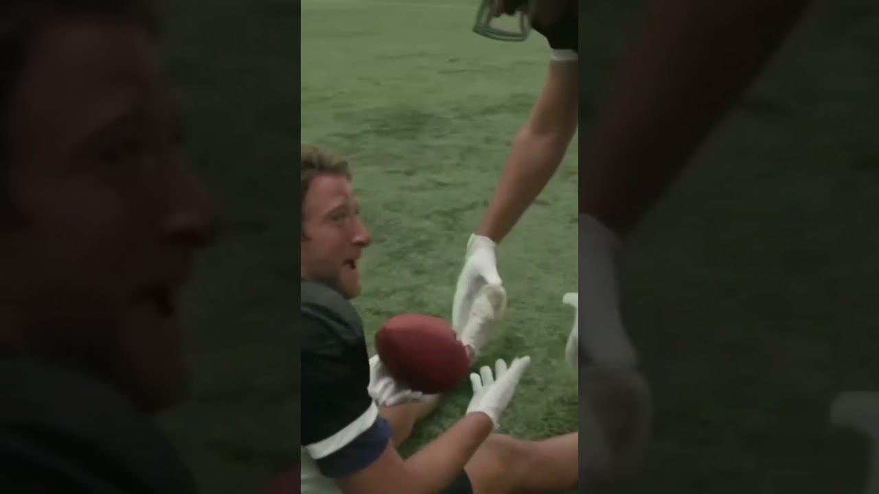 @DavePortnoy is making highlight reel catches. Presented by @DraftKings #DKPartner #EndZoneCrown