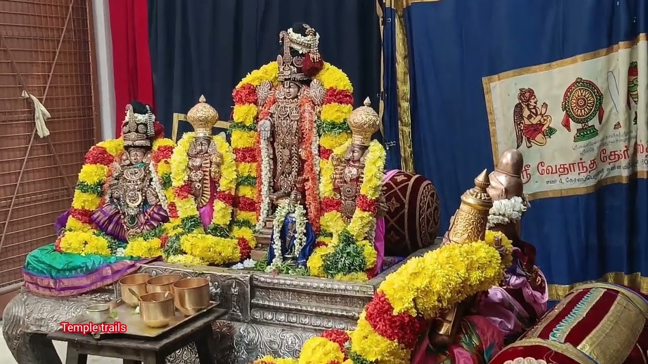 வேதாந்த தேசிகர் சன்னதி மைலாப்பூர் சீனிவாசப் பெருமாள் கோவில் சம்ப்ரோக்ஷனம் கோஷ்டி பாராயணம்.