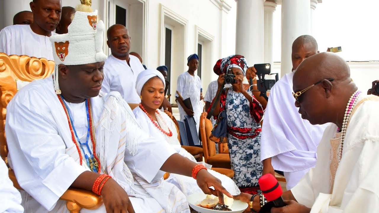 Spiritual Obeisance to the Ooni from Lowa and Obalufe