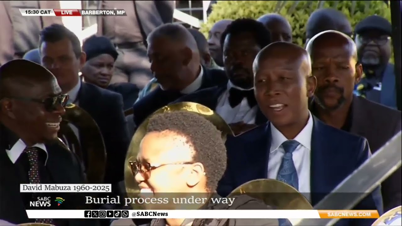 David Mabuza | Cortège arrives at the family burial site