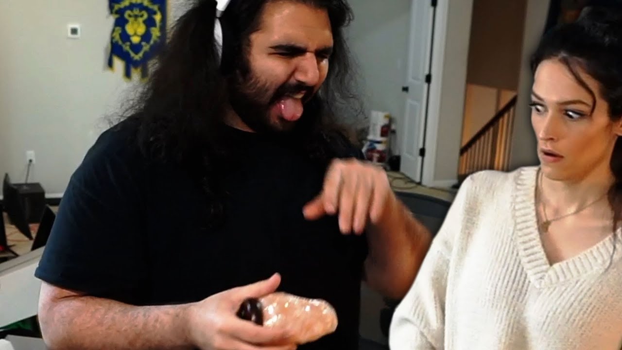 Can I Lick a Salt Lamp? - Esfand PO Box Opening ft. Jaycgee