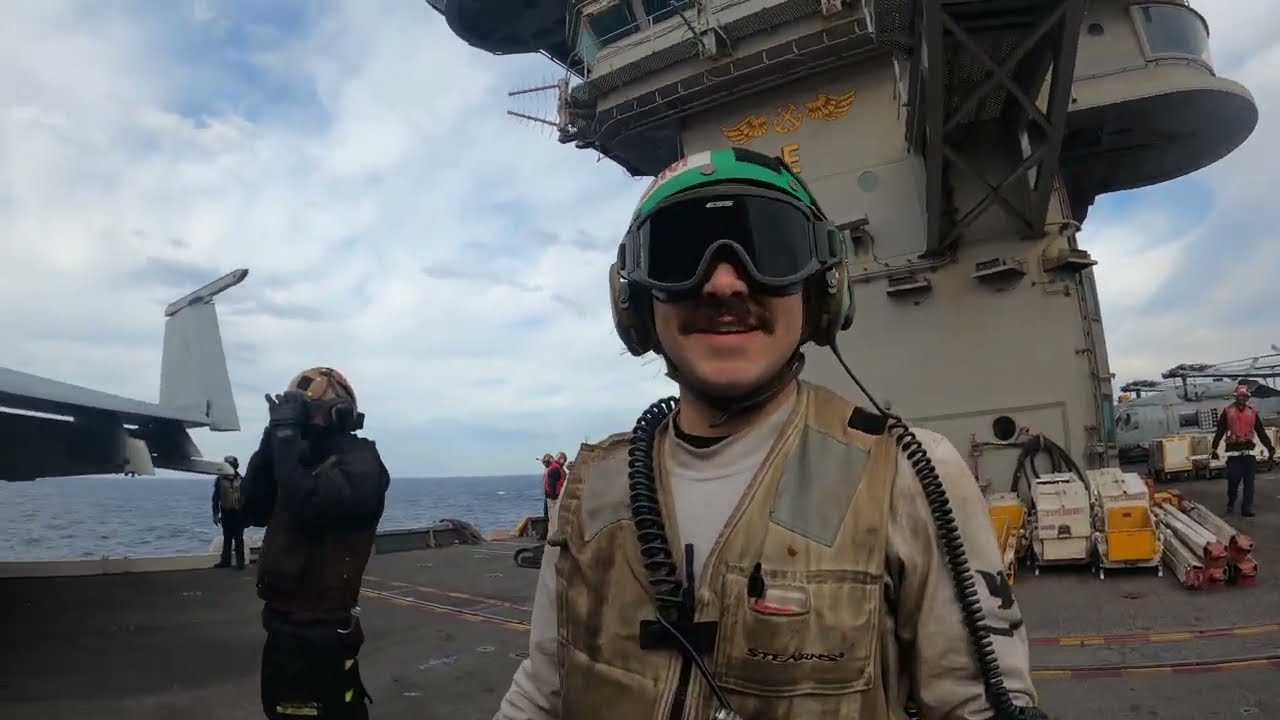 Sprinting to Success: Navy Pilot's Emergency Jet Swap on the Flight Deck