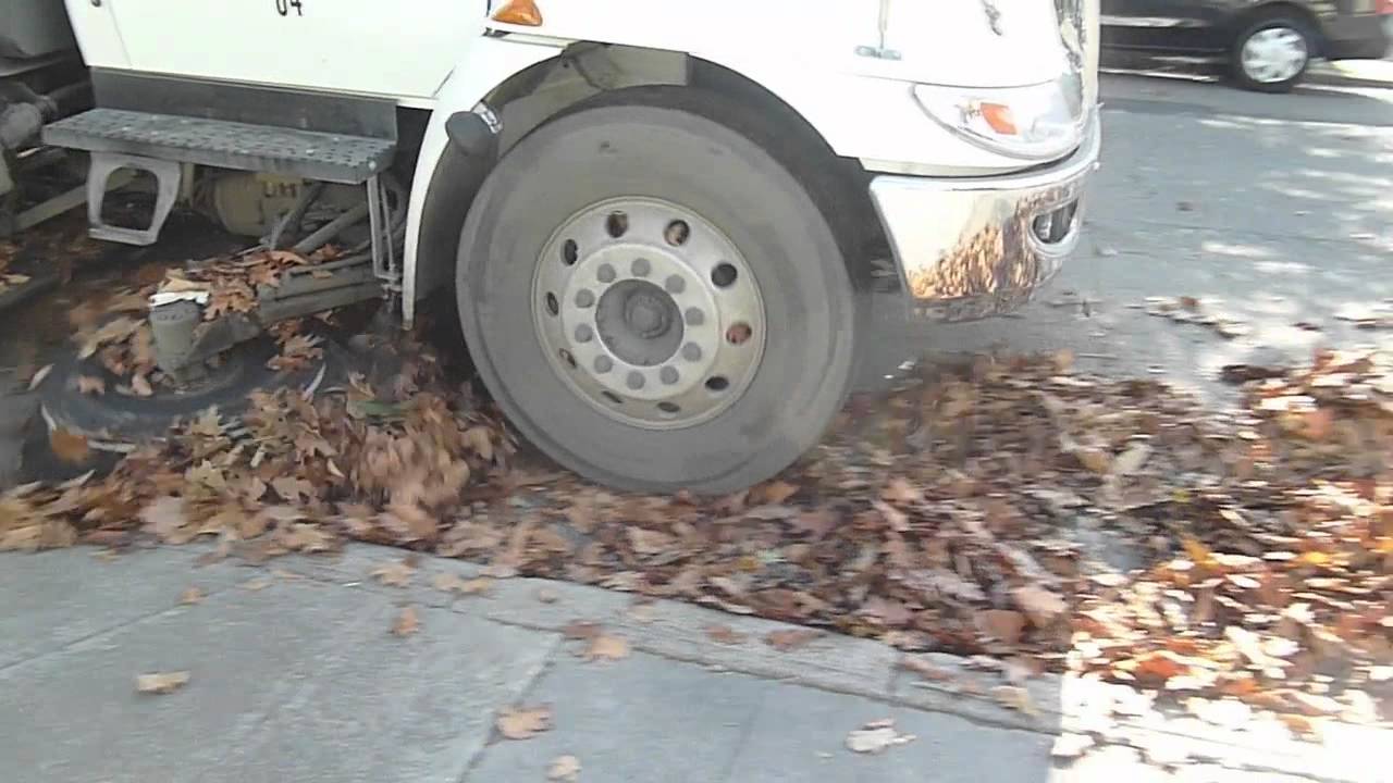 Street Sweeper with Full Hopper - City of Alameda, California
