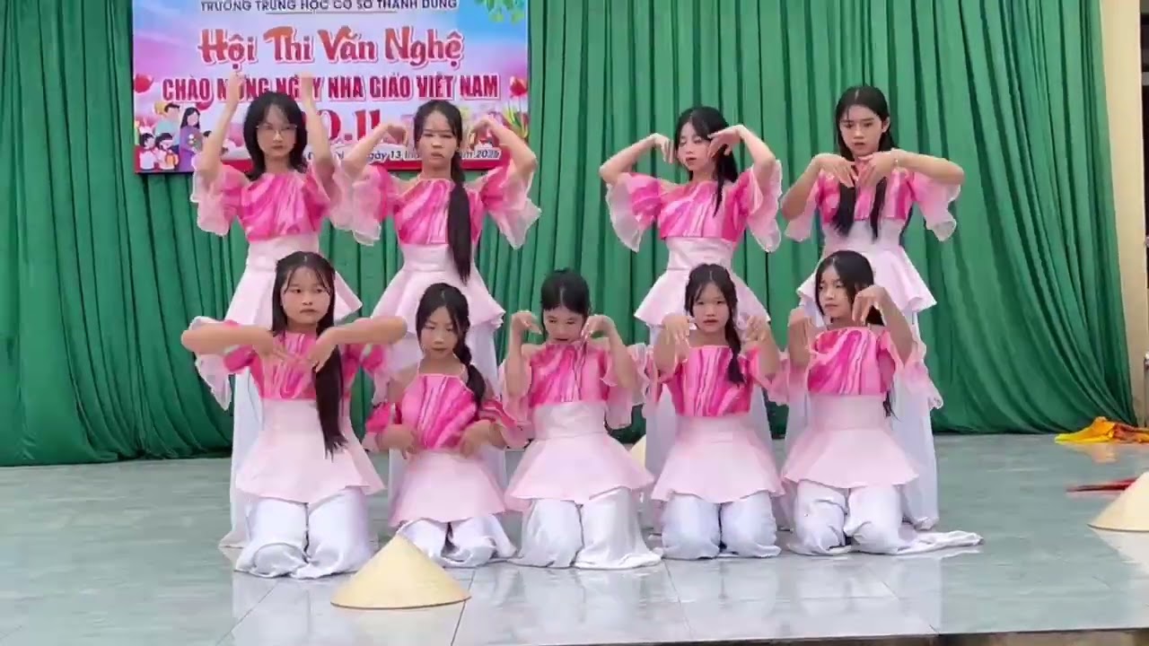 Hội thi văn nghệ Chào mừng ngày nhà giáo Việt Nam 20/11 - Tập thể lớp 8B - Trường THCS Thanh Dũng
