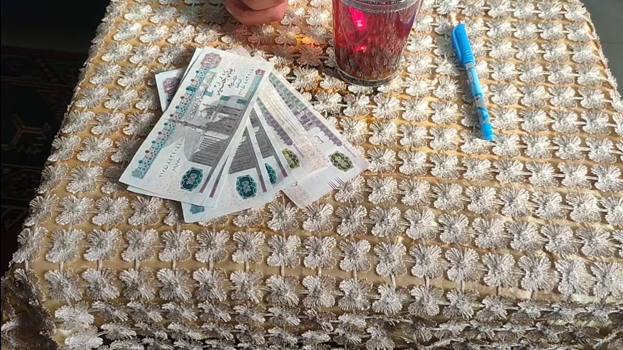استلف ولا اجيب قرض انتم اخواتي شوروا عليا الظروف حكمت بكده