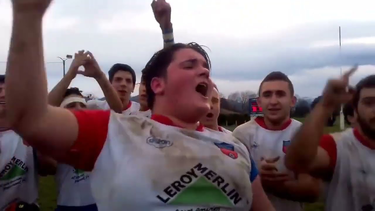 Tracteur Rugby Chanson Palliarde chant&eacute; par l&rsquo;&eacute;quipe de B&eacute;n&eacute;jacq #1