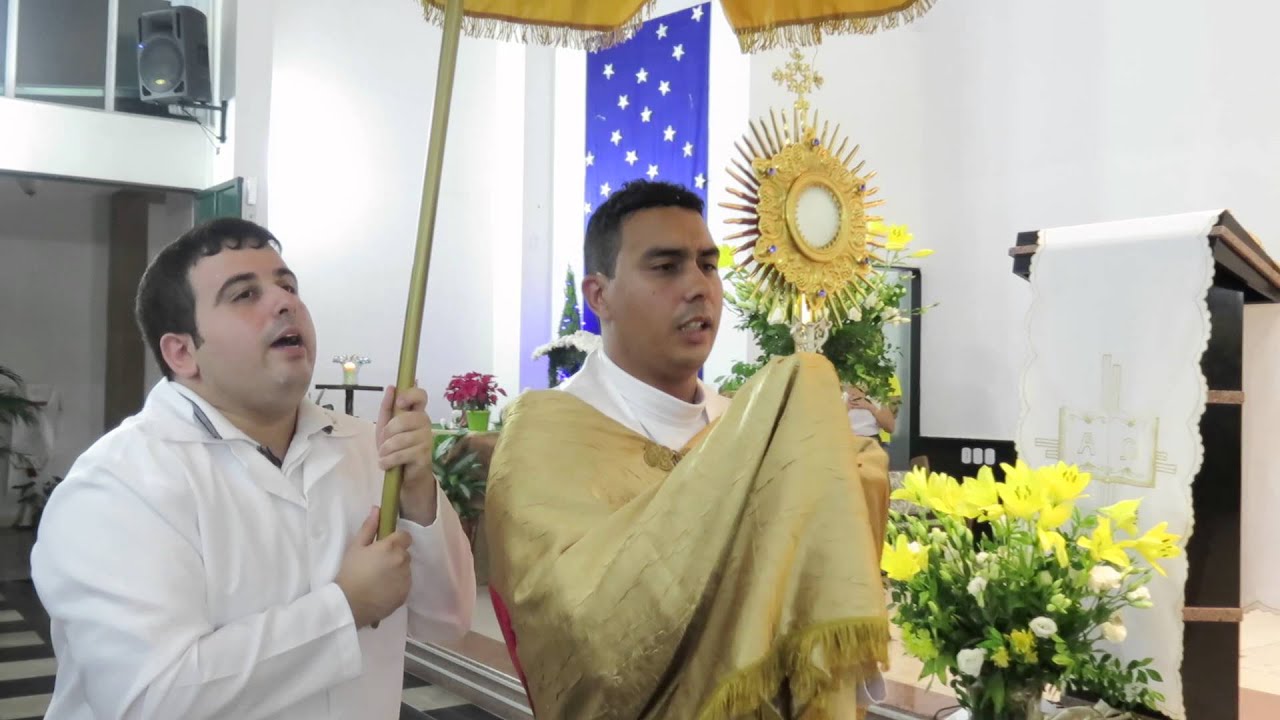 Procissão e Adoração do Santíssimo - Missa de Ano Novo