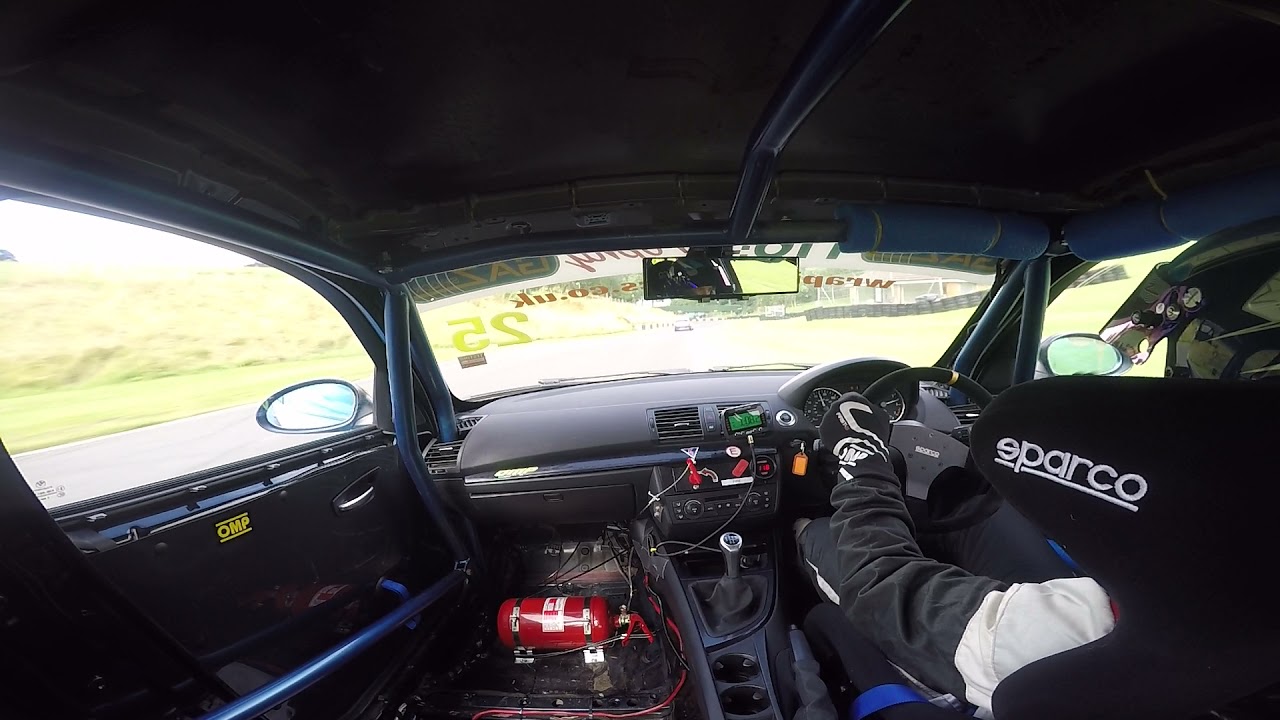 BMW 116 Trophy. Cadwell Park - Few Race laps