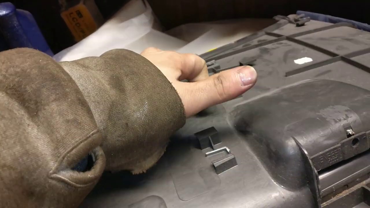How to remove the stock spoiler on a Audi tt mk1