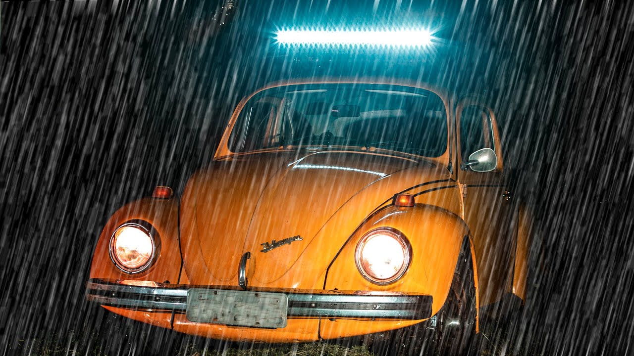 Соло ночевка в маленькой машине под дождем - автомобильный кемпинг