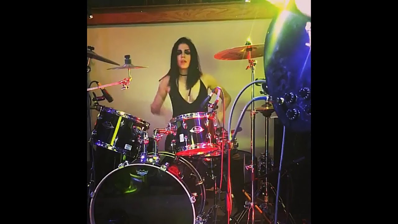 Marie Avgeropoulos and Praimfaya In The 4th Annual Hunkerdown XMAS Showdown November 25th, 2017