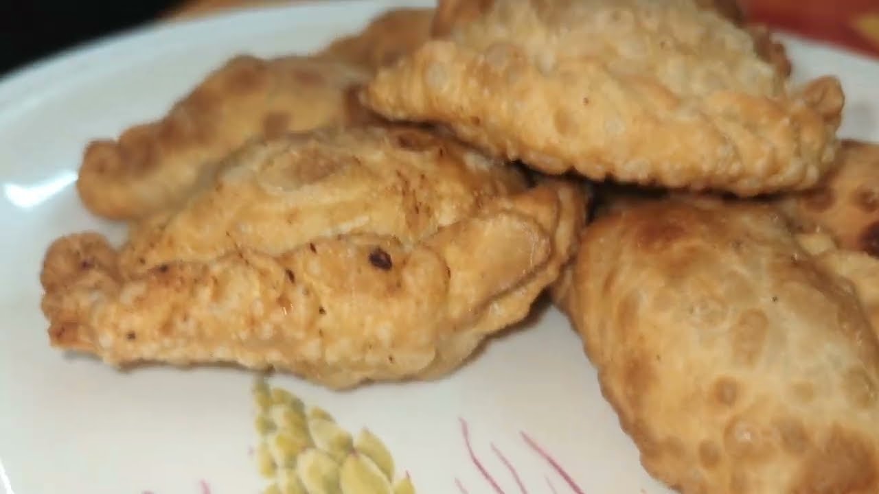 ख़स्ता करारी हलवाईजैसी गुजिया 😋/सूजी मावा गुजिया रेसिपी/होली स्पेशल गुजिया/Gujiya Recipe/GujiyaNidhu