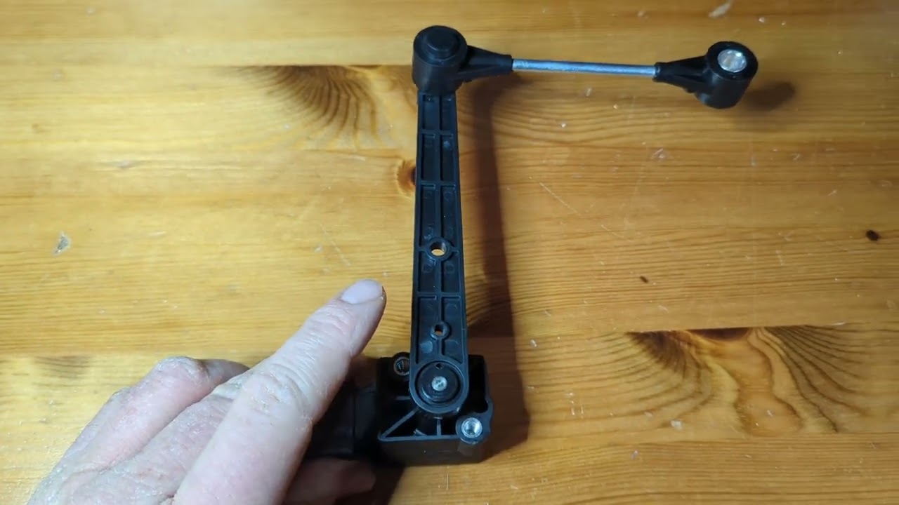 AgOpenGPS RQH100030 Land Rover ride height sensor as Wheel Angle Sensor.