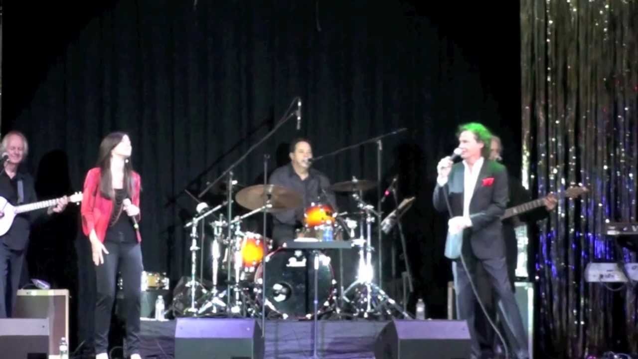 BJ Thomas and Sara Niemietz / Hooked On a Feeling