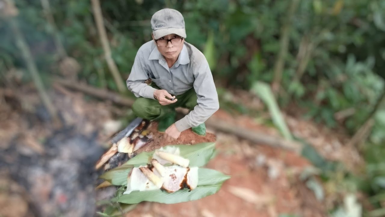 Đốt Măng chăn trâu trên núi 