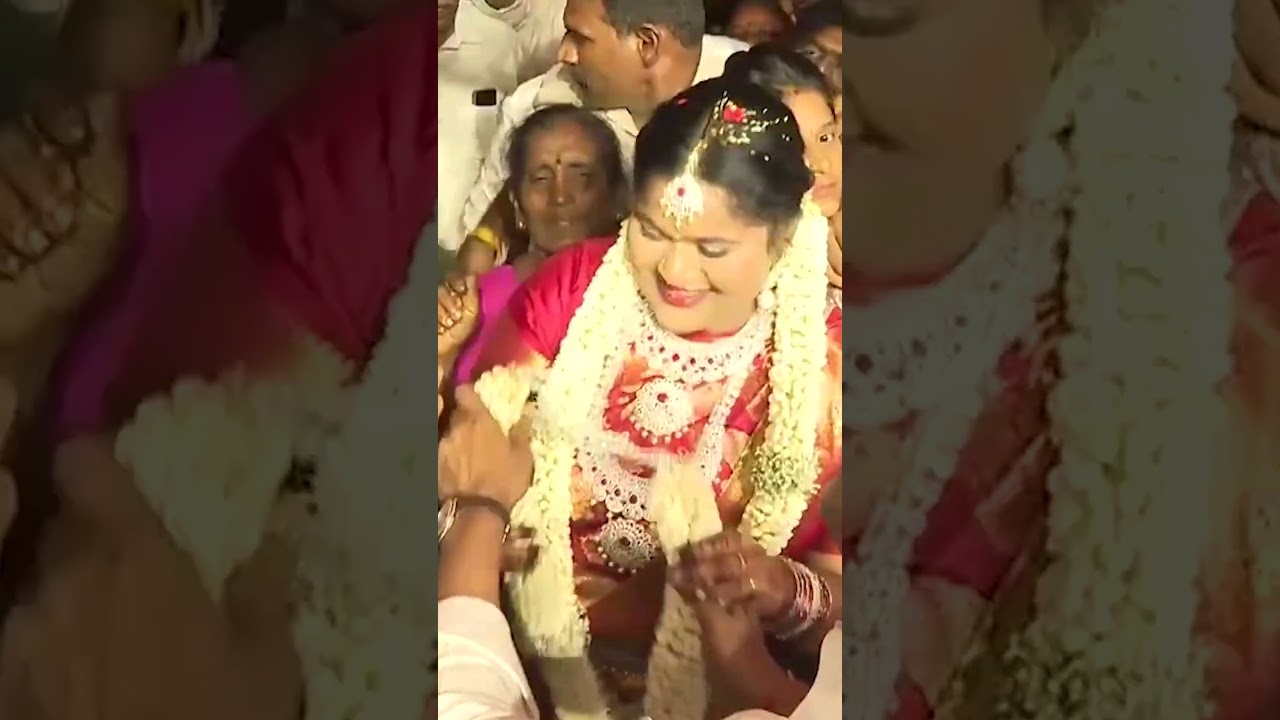 మహిళ అభిమాని పెళ్లి రిసెప్షన్ లో జగన్ | Ys Jagan At Marriage Reception | PDTV News