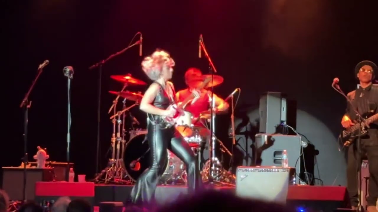 Samantha Fish- Bulletproof (Live)