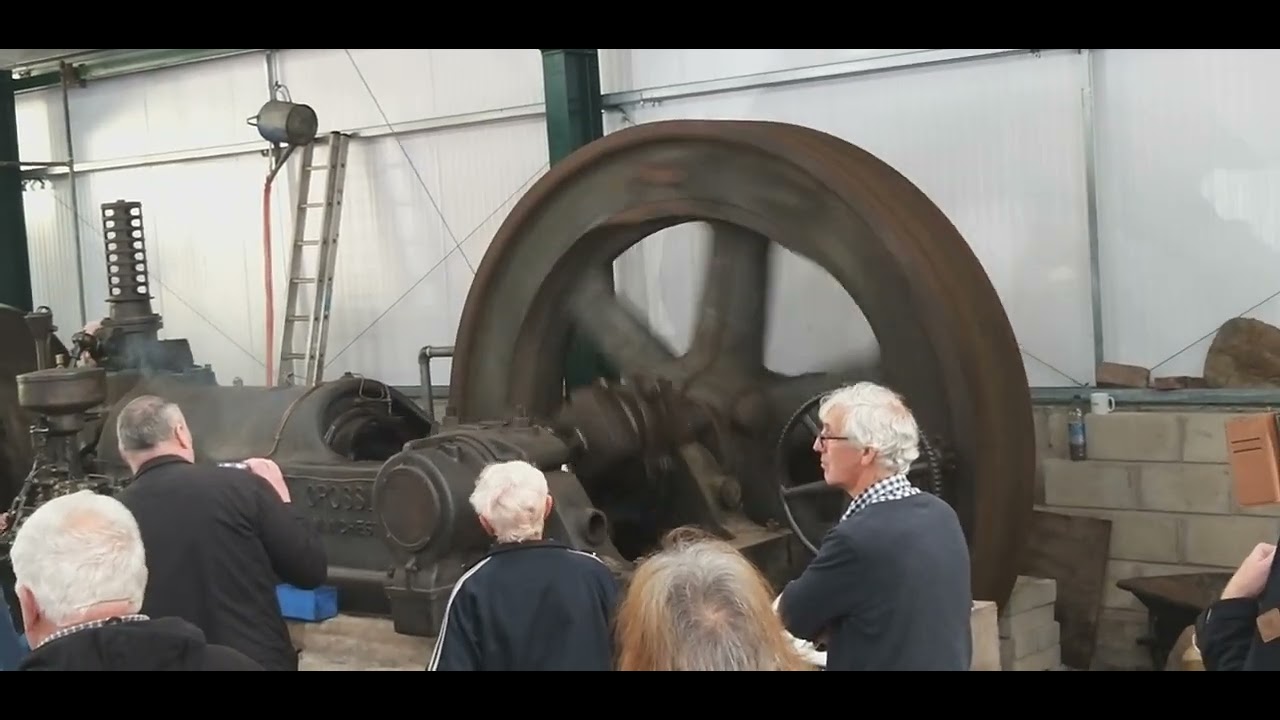 Massive Crossley Engine Running - 13 Ton Flywheel!