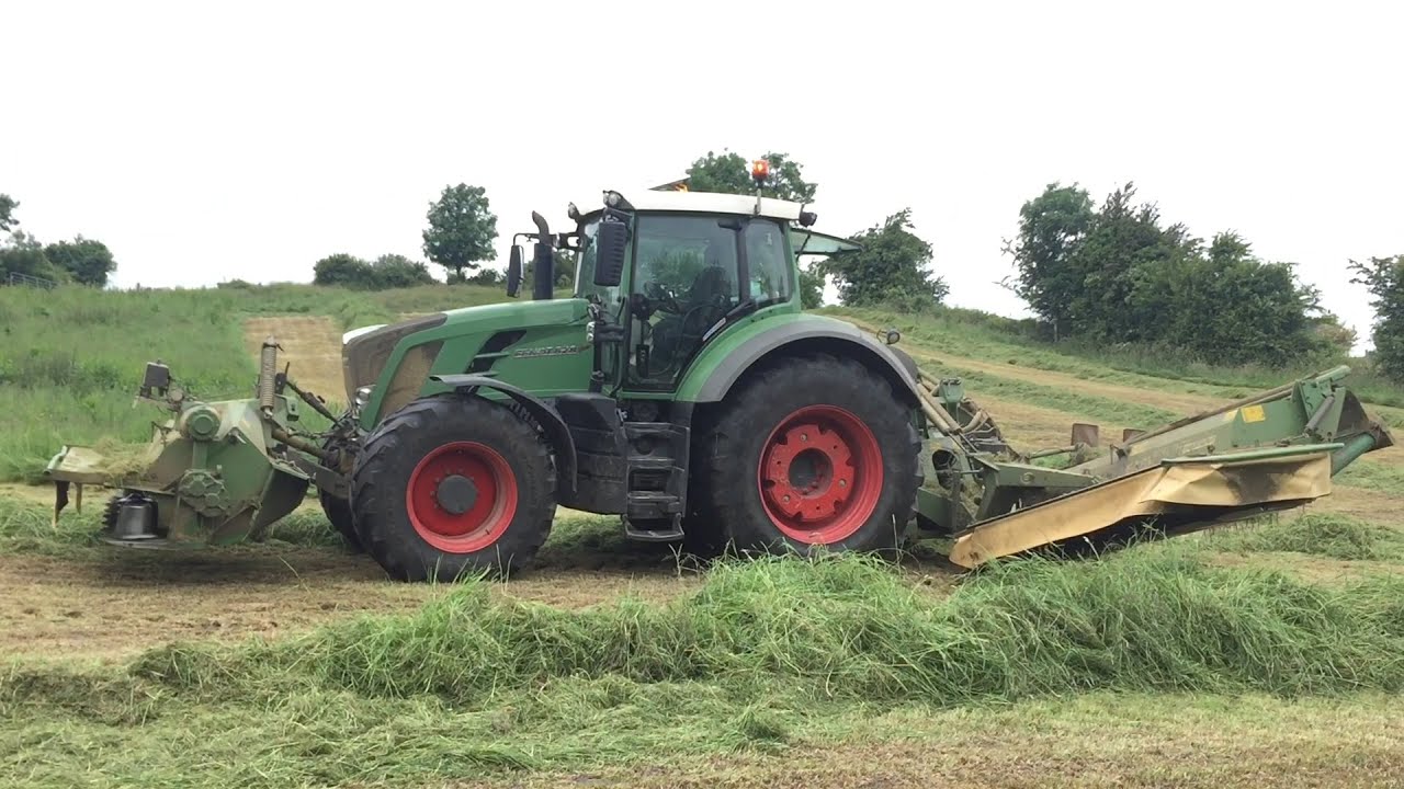 Fendt 828 Mowing triple mount mowers  2016
