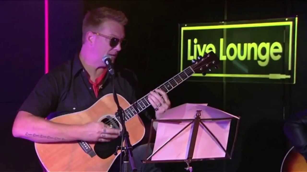 QOTSA - I Sat By The Ocean (BBC Live Lounge)