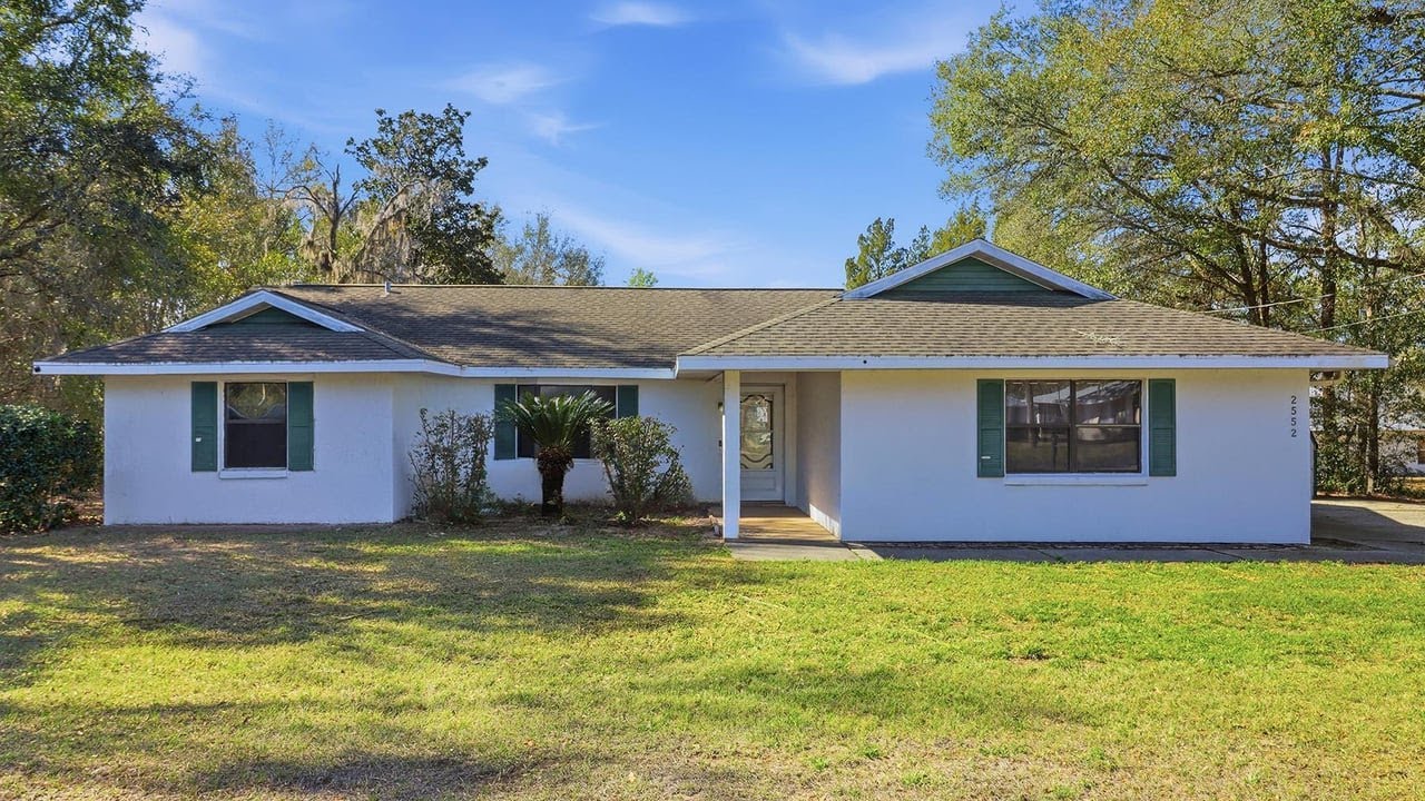 2552 W Sand Trap Dr, Citrus Springs, FL