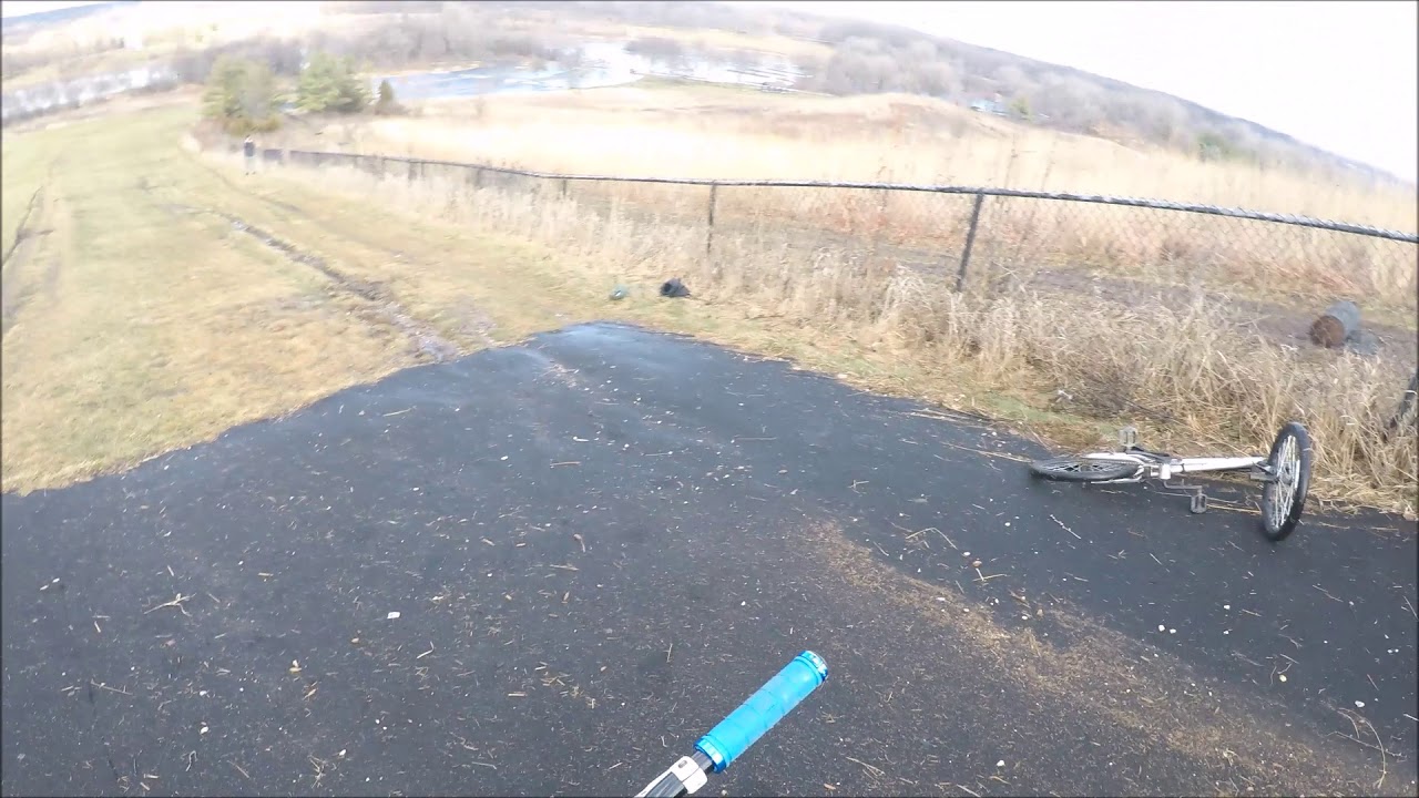 AWESOME HILL BOMBING ON MOUNTAIN BIKES