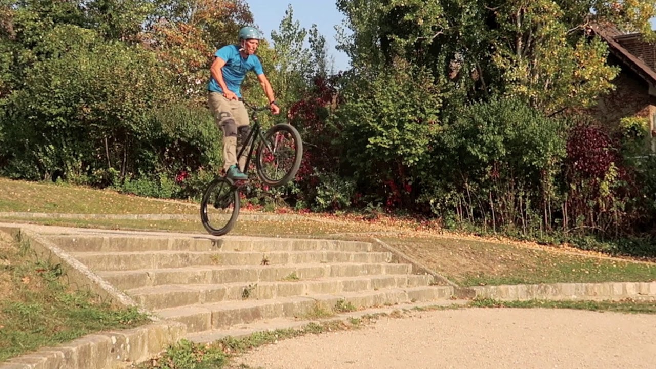 street trials: fast bunny hop gap jumps