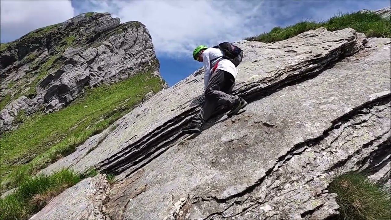 Alpi Apuane: Cengia e cima Padulello, Cresta Botto e M. Cavallo (traversata da S a N)  12.6.2022