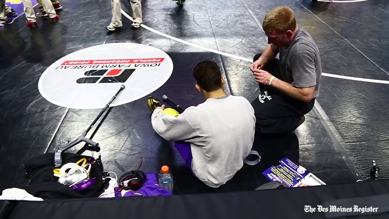 Determined one-legged wrestler doesn't let disability deter him