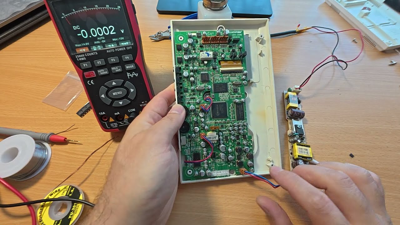 🛠️🔧 Ремонт відеодомофона Commax CDV-35HM 🖥️💡 Повертаємо до життя! 🔥