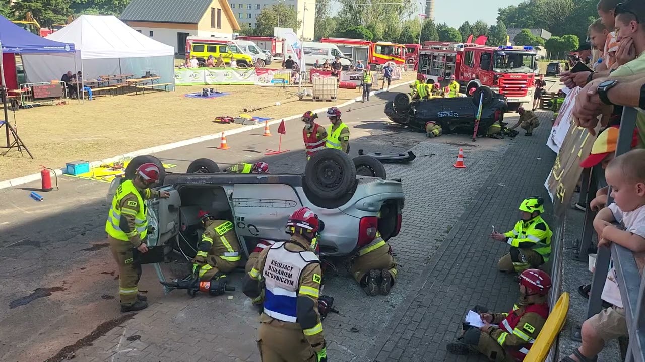 Fragment Ogólnopolskich Zawodów Ratownictwa Technicznego w Jastrzębiu -Zdroju