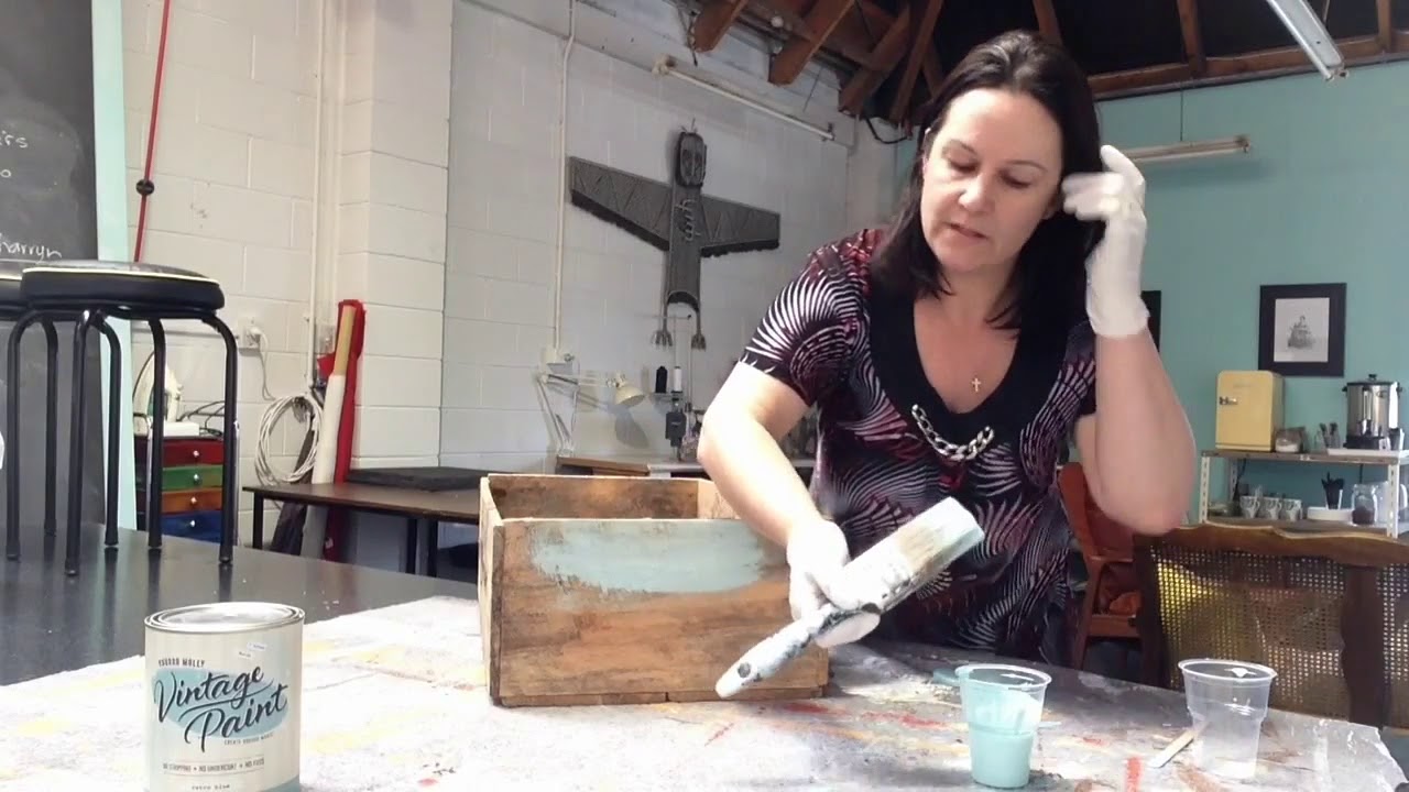 How to whitewash timber with Voodoo Molly Vintage Paint